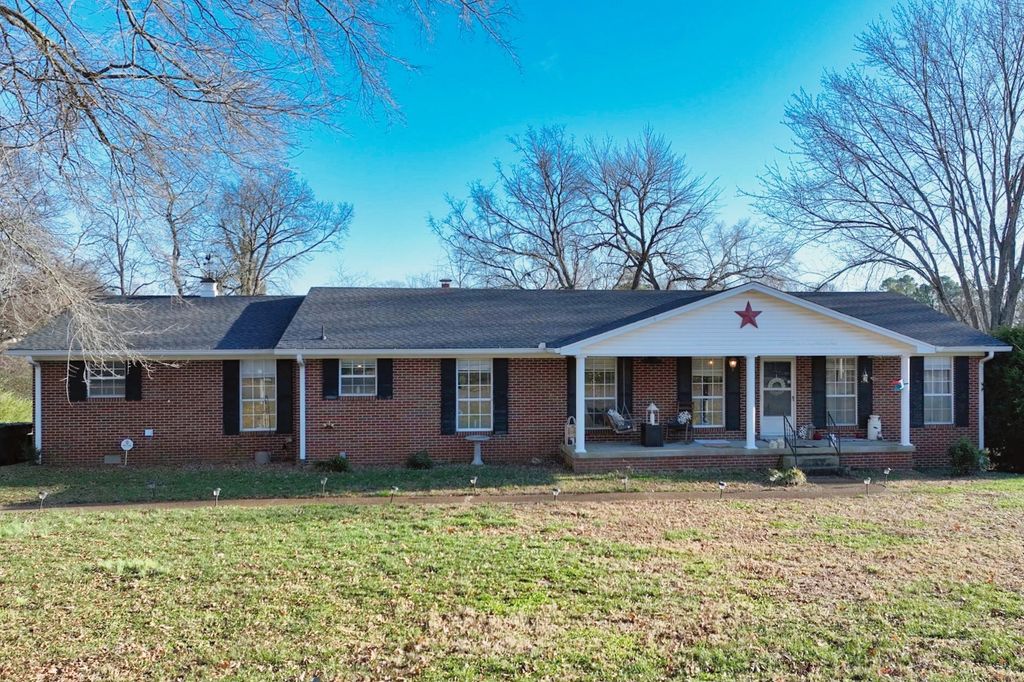 939 Sunset Dr, Gallatin, TN 37066