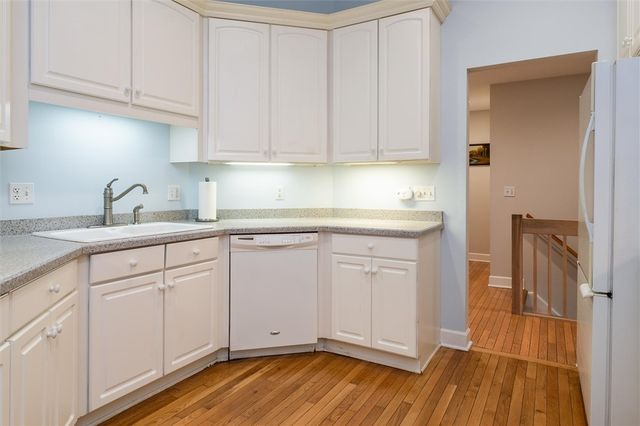 20 Magnolia Ln, Webster, NY 14580