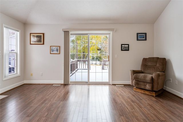 20 Magnolia Ln, Webster, NY 14580