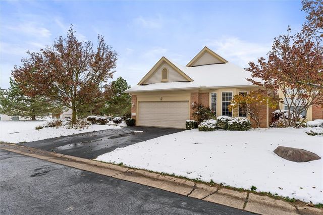 20 Magnolia Ln, Webster, NY 14580