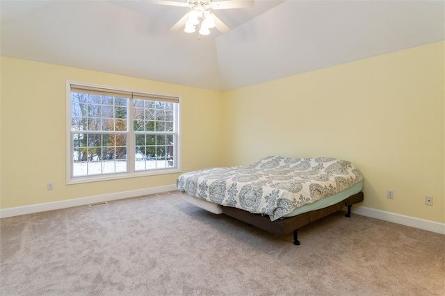 20 Magnolia Ln, Webster, NY 14580