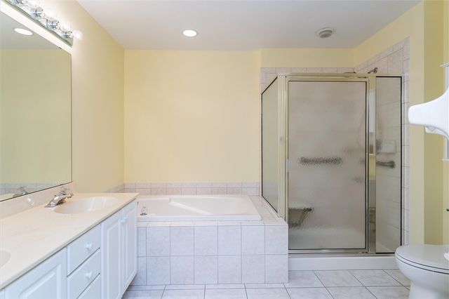 20 Magnolia Ln, Webster, NY 14580