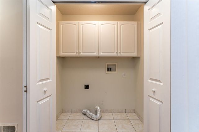 20 Magnolia Ln, Webster, NY 14580