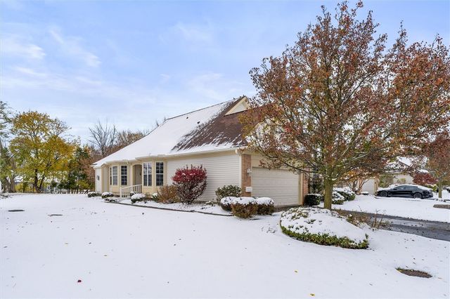 20 Magnolia Ln, Webster, NY 14580