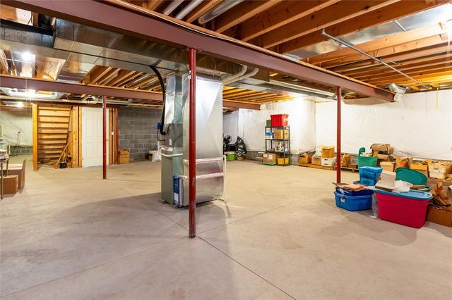 20 Magnolia Ln, Webster, NY 14580