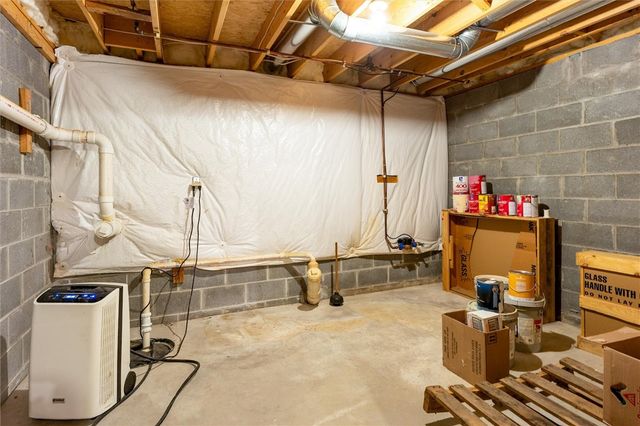 20 Magnolia Ln, Webster, NY 14580