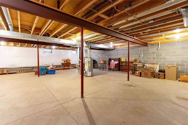 20 Magnolia Ln, Webster, NY 14580