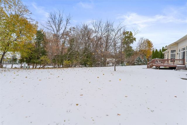 20 Magnolia Ln, Webster, NY 14580