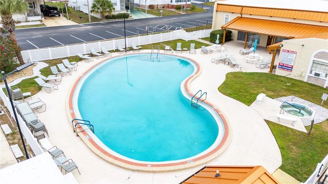 37812 VALENCIA AVENUE, Zephyrhills, FL 33541