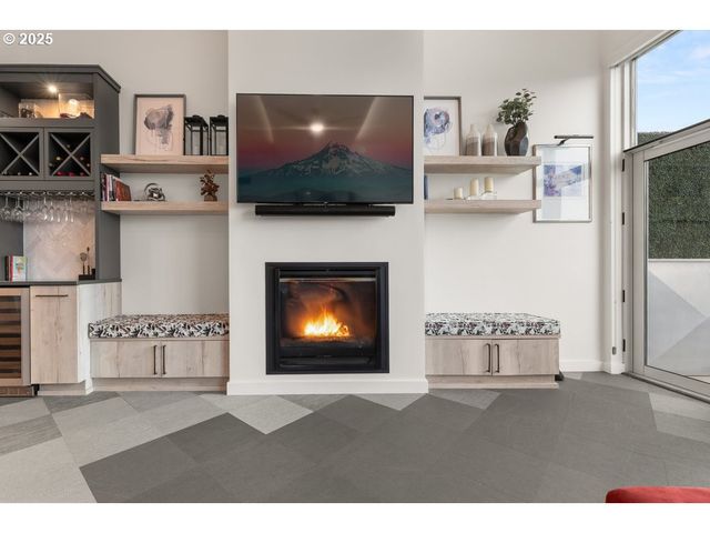 1926 W BURNSIDE St 1602, Portland, OR 97209