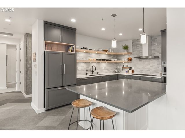 1926 W BURNSIDE St 1602, Portland, OR 97209