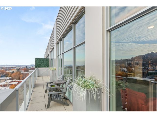 1926 W BURNSIDE St 1602, Portland, OR 97209