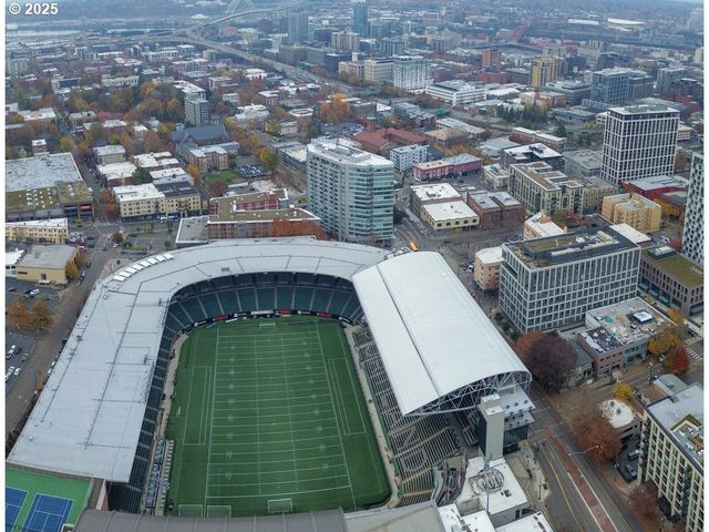 1926 W BURNSIDE St 1602, Portland, OR 97209