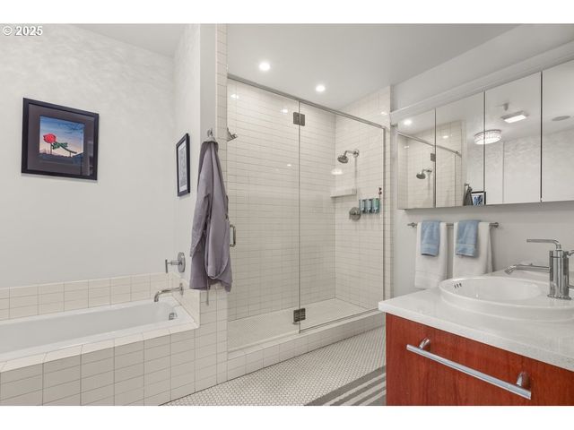 1926 W BURNSIDE St 1602, Portland, OR 97209