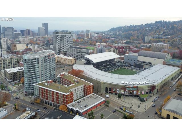 1926 W BURNSIDE St 1602, Portland, OR 97209