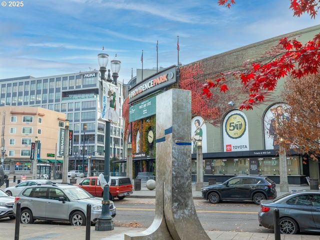 1926 W BURNSIDE St 1602, Portland, OR 97209