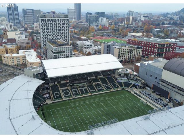 1926 W BURNSIDE St 1602, Portland, OR 97209