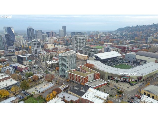 1926 W BURNSIDE St 1602, Portland, OR 97209