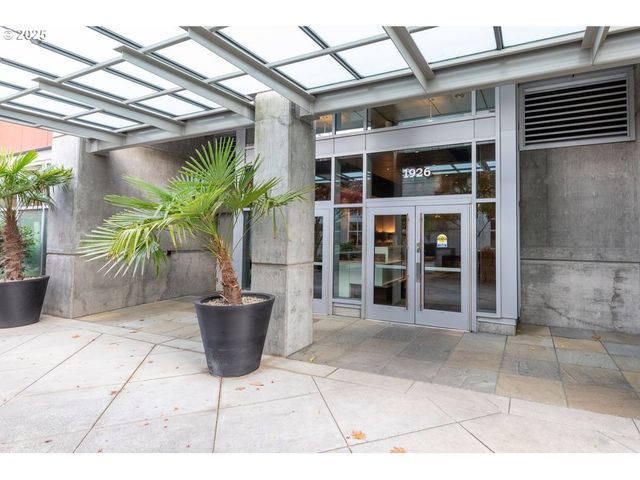 1926 W BURNSIDE St 1602, Portland, OR 97209