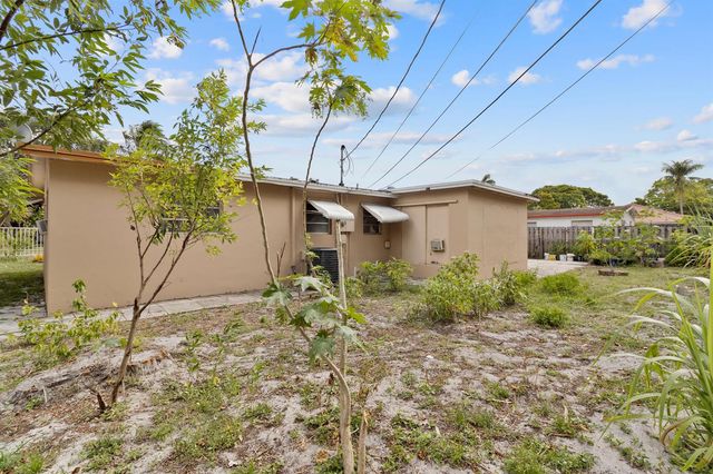 3431 NW 4th Street, Lauderhill, FL 33311