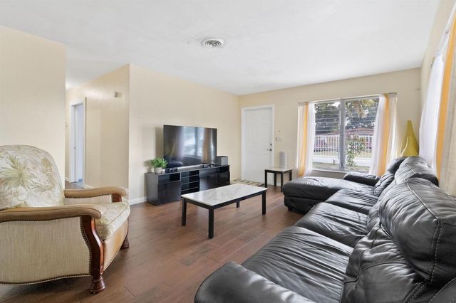 3431 NW 4th Street, Lauderhill, FL 33311