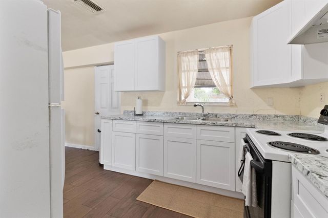 3431 NW 4th Street, Lauderhill, FL 33311