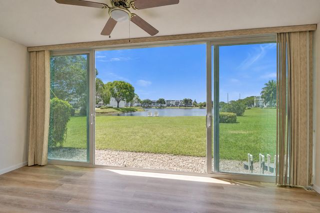 1112 Oakridge 1112, Deerfield Beach, FL 33442