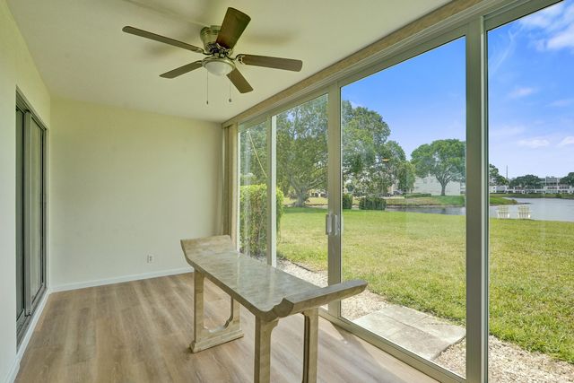 1112 Oakridge 1112, Deerfield Beach, FL 33442