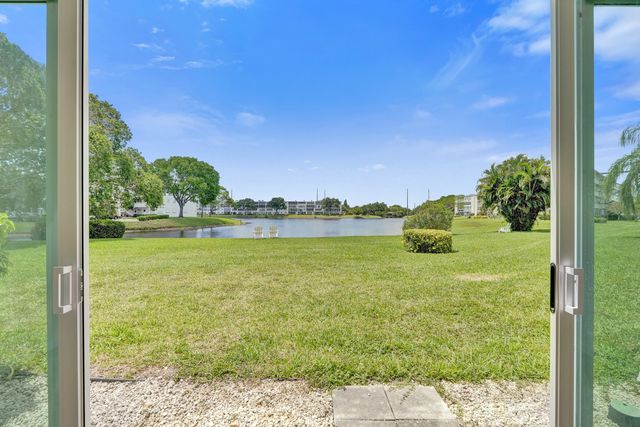 1112 Oakridge 1112, Deerfield Beach, FL 33442