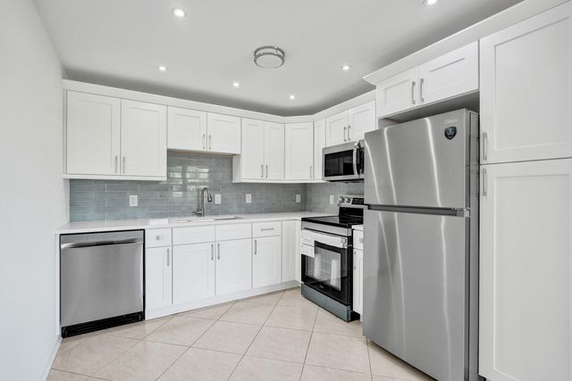 1112 Oakridge 1112, Deerfield Beach, FL 33442