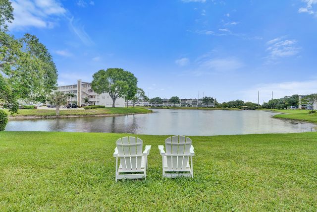 1112 Oakridge 1112, Deerfield Beach, FL 33442