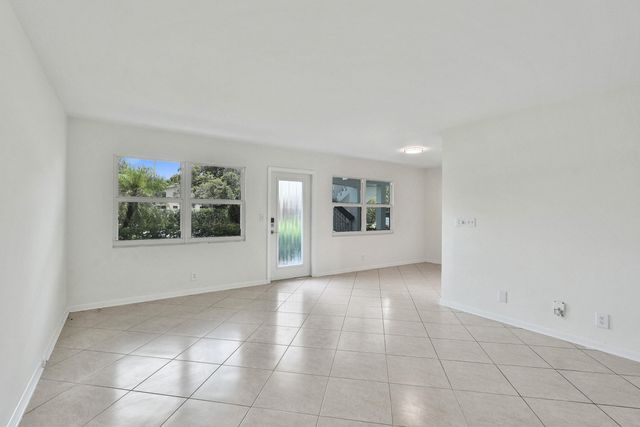 1112 Oakridge 1112, Deerfield Beach, FL 33442