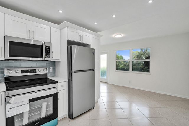 1112 Oakridge 1112, Deerfield Beach, FL 33442