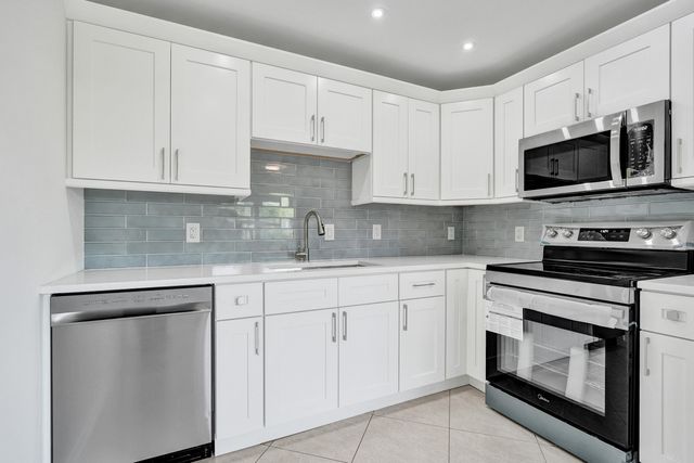 1112 Oakridge 1112, Deerfield Beach, FL 33442