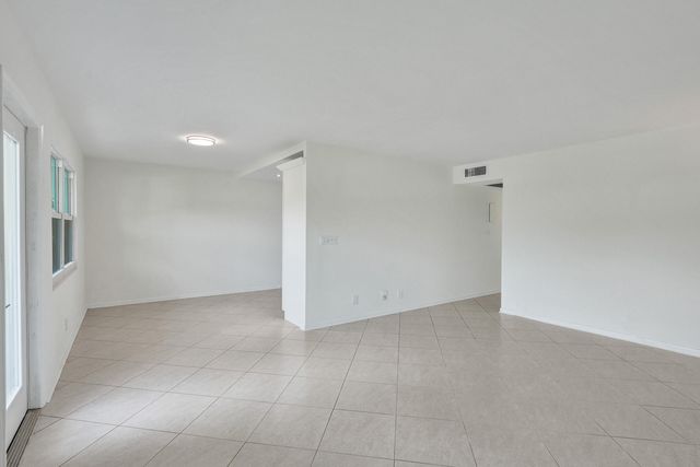 1112 Oakridge 1112, Deerfield Beach, FL 33442