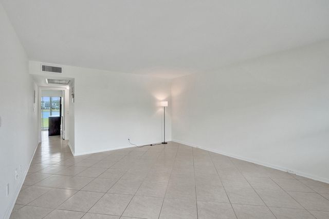 1112 Oakridge 1112, Deerfield Beach, FL 33442