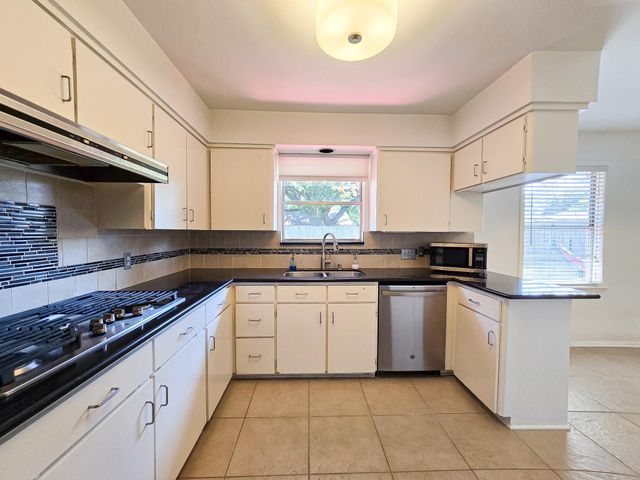 9507 Meadowbriar Lane, Houston, TX 77063