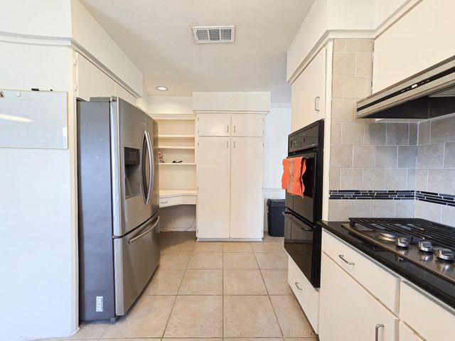 9507 Meadowbriar Lane, Houston, TX 77063