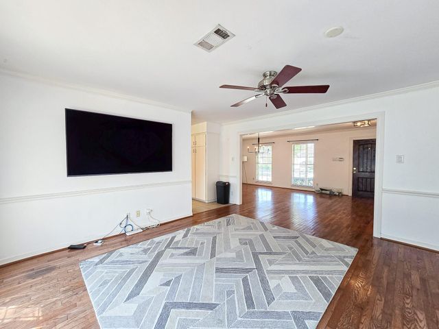 9507 Meadowbriar Lane, Houston, TX 77063