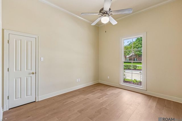 17847 Pecan Shadows Dr, Baton Rouge, LA 70810