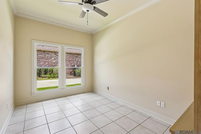17847 Pecan Shadows Dr, Baton Rouge, LA 70810