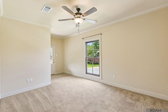 17847 Pecan Shadows Dr, Baton Rouge, LA 70810