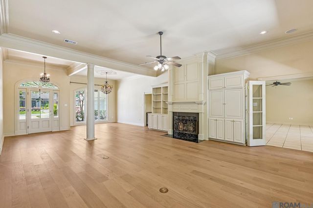 17847 Pecan Shadows Dr, Baton Rouge, LA 70810