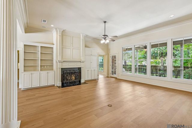 17847 Pecan Shadows Dr, Baton Rouge, LA 70810