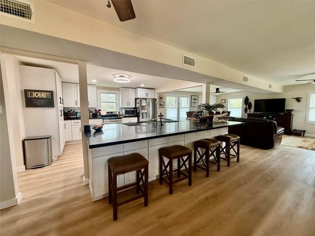302444 Plantation, Damon, TX 77430