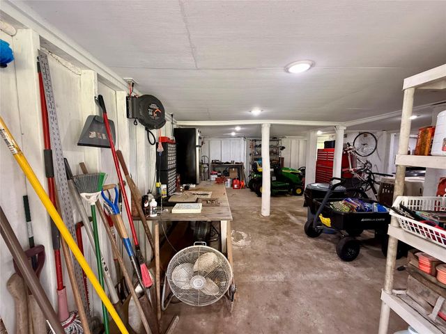 302444 Plantation, Damon, TX 77430