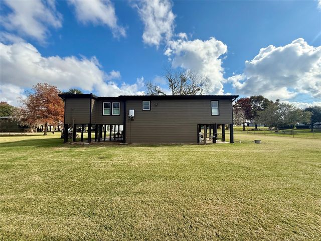 302444 Plantation, Damon, TX 77430
