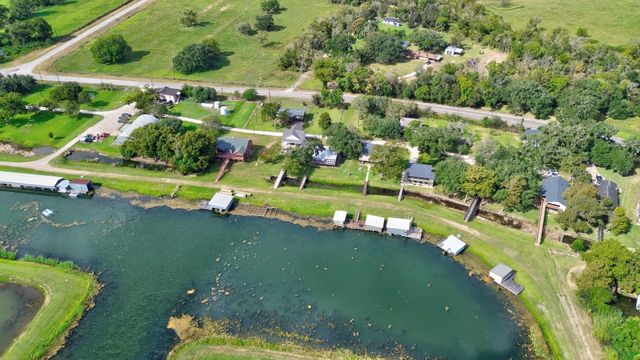 302444 Plantation, Damon, TX 77430