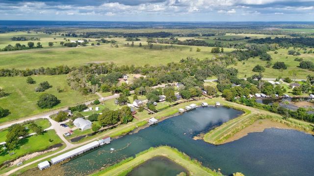 302444 Plantation, Damon, TX 77430