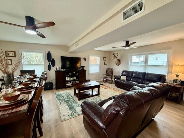 302444 Plantation, Damon, TX 77430
